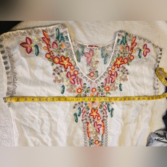 Johnny Was Women's Size  1X Embroidered White Tunic Top Plus Size  Flowers - Picture 5 of 7